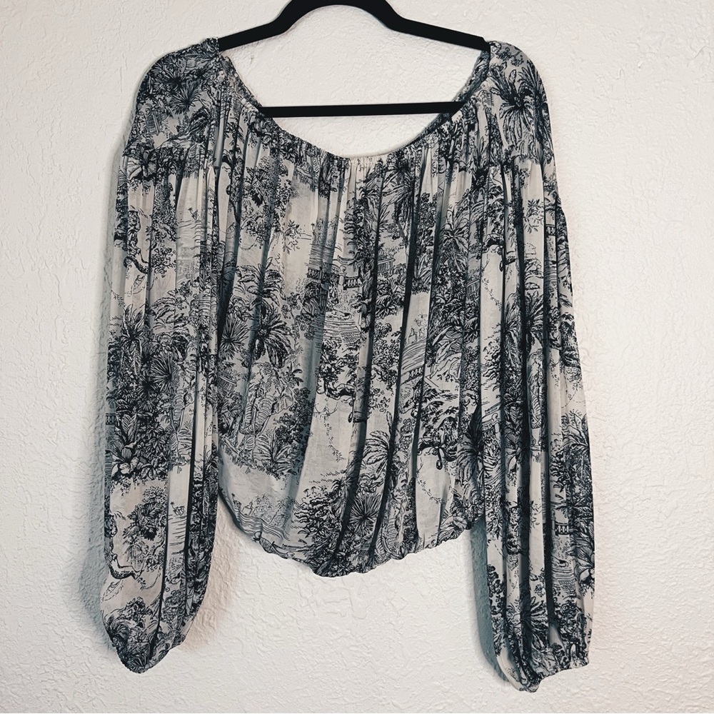 VICI | Off the shoulder top